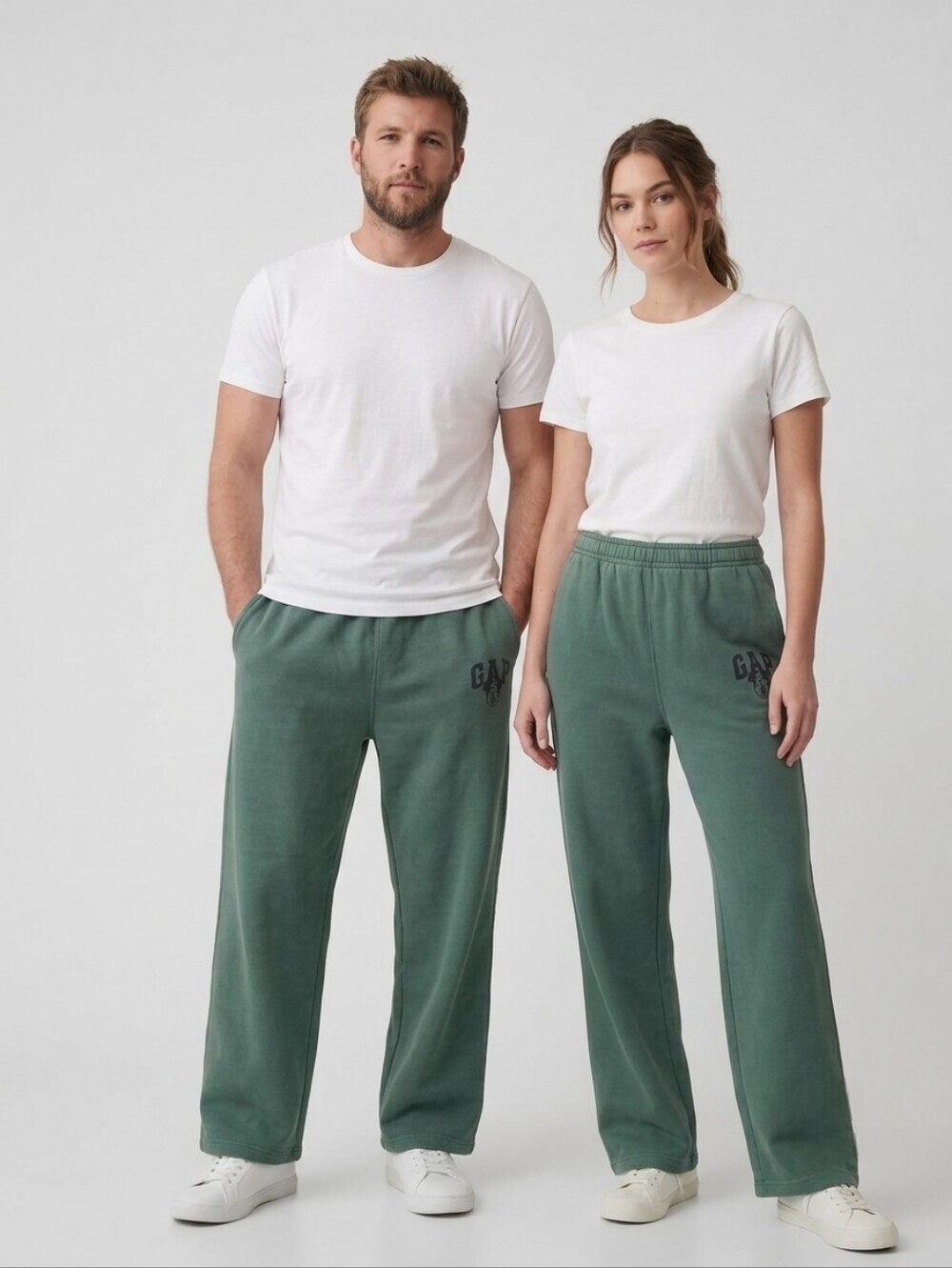 BNWT GAP Disney Mickey Mouse Wide Leg Sweatpants Lounge Pants Green Unisex Large